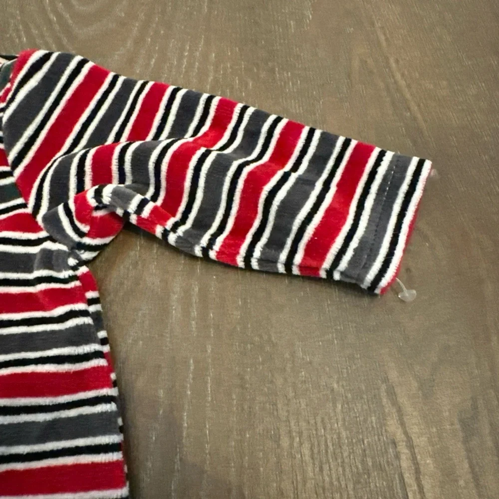 Disney Winnie The Pooh Classic Pooh Sleeper Button Up‎ Velour 3 Months